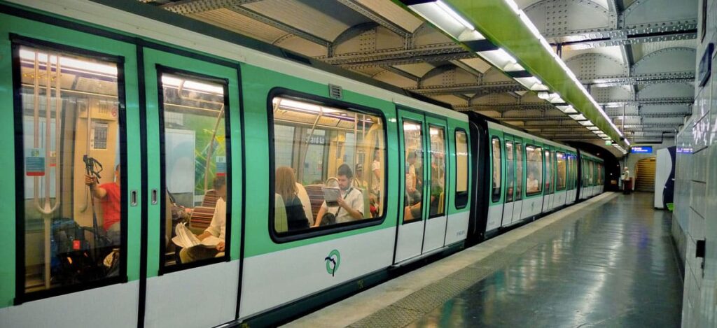 Sistem de transport în comun din Europa. Sursă foto: The Savvy Backpacker. 